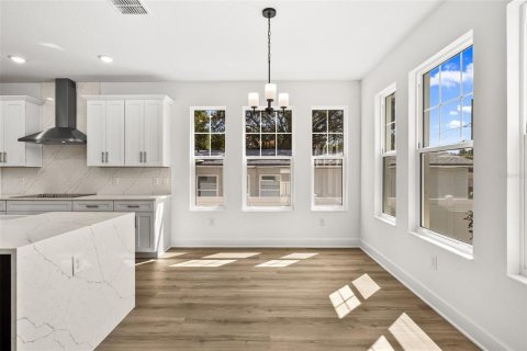 Casa en venta en Saint Petersburg, Florida, 4 dormitorios, 275.27 m2 № 2200864 - foto 6