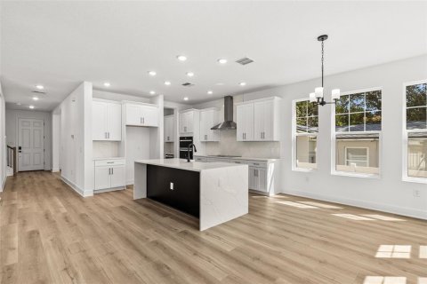 Casa en venta en Saint Petersburg, Florida, 4 dormitorios, 275.27 m2 № 2200864 - foto 8