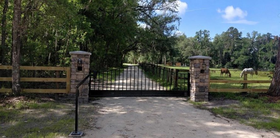 House in Williston, Florida 4 bedrooms, 197.97 sq.m. № 2236629