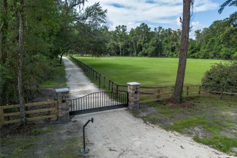 House in Williston, Florida 4 bedrooms, 197.97 sq.m. № 2236629 - photo 2