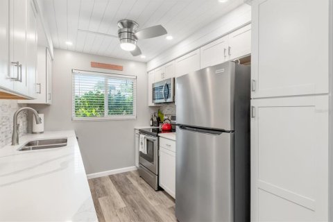 Condo in Venice, Florida, 2 bedrooms  № 1650670 - photo 3