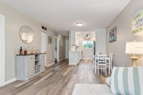 Condo in Venice, Florida, 2 bedrooms  № 1650670 - photo 22