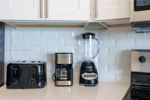 Copropriété à louer à Miami, Floride: 2 chambres, 97.36 m2 № 1984994 - photo 23