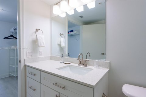 Copropriété à louer à Miami, Floride: 2 chambres, 97.36 m2 № 1984994 - photo 18