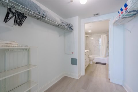 Copropriété à louer à Miami, Floride: 2 chambres, 97.36 m2 № 1984994 - photo 15