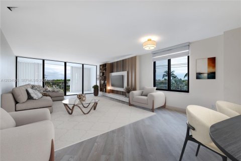Condo in South Palm Beach, Florida, 2 bedrooms  № 2154917 - photo 20