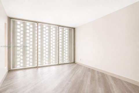 Condo in South Palm Beach, Florida, 2 bedrooms  № 2154917 - photo 5