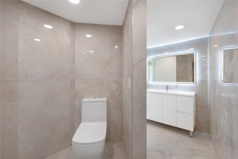 Condo in South Palm Beach, Florida, 2 bedrooms  № 2154917 - photo 12