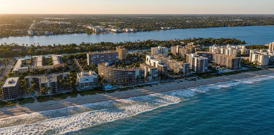Condo in South Palm Beach, Florida, 2 bedrooms  № 2154917