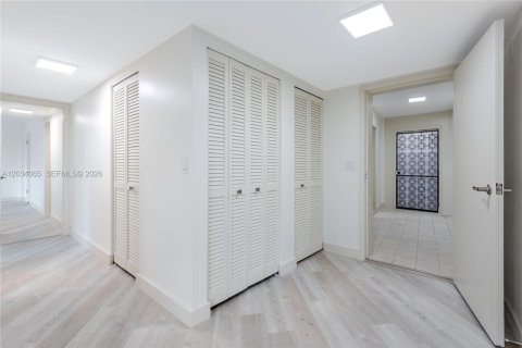 Condo in South Palm Beach, Florida, 2 bedrooms  № 2154917 - photo 7