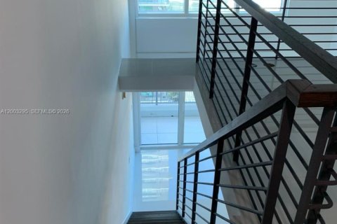 Condominio en alquiler en Miami, Florida, 1 dormitorio, 92.62 m2 № 2066766 - foto 10