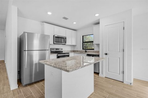 Villa ou maison à vendre à North Port, Floride: 3 chambres, 128.86 m2 № 1772885 - photo 7
