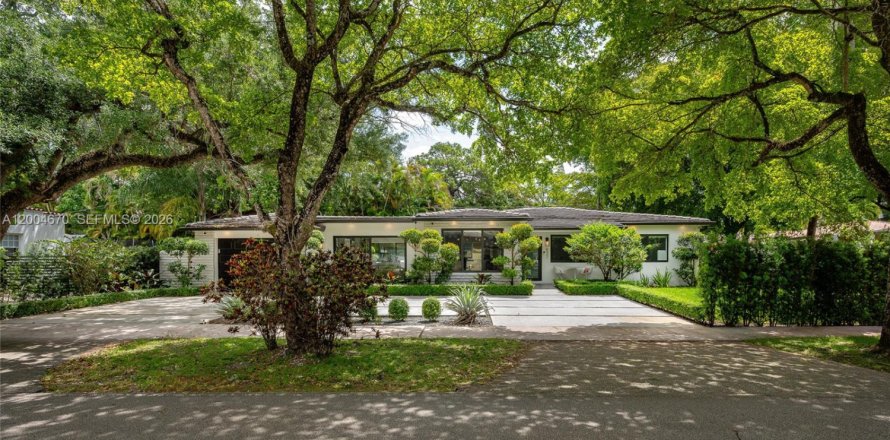 House in Coral Gables, Florida 3 bedrooms, 185.99 sq.m. № 2071591