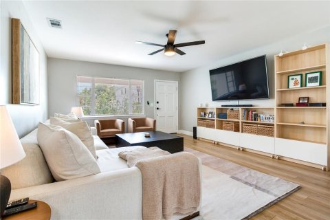 Villa ou maison à vendre à Tampa, Floride: 3 chambres, 160.35 m2 № 2197758 - photo 8