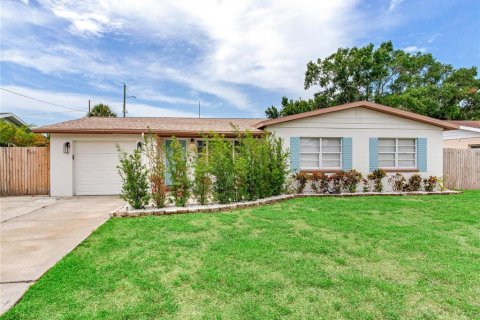 House in Tampa, Florida 3 bedrooms, 160.35 sq.m. № 2197758