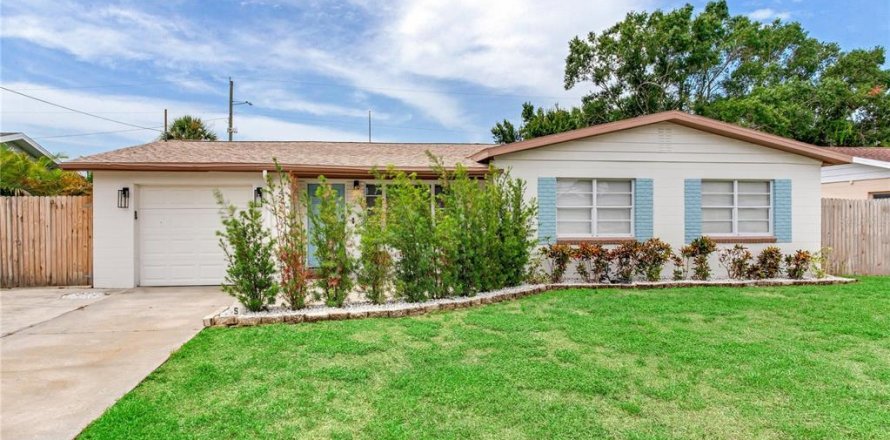 Villa ou maison à Tampa, Floride 3 chambres, 160.35 m2 № 2197758
