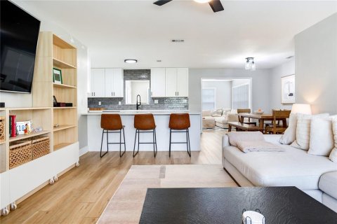 Villa ou maison à vendre à Tampa, Floride: 3 chambres, 160.35 m2 № 2197758 - photo 7