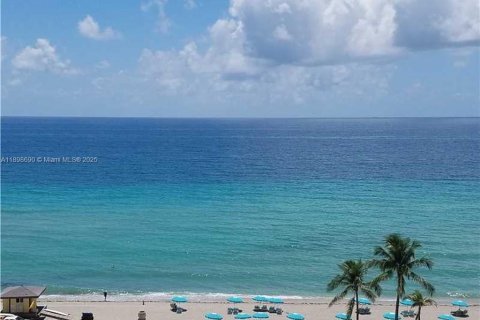 Condominio en alquiler en Hollywood, Florida, 2 dormitorios, 73.67 m2 № 1950990 - foto 30