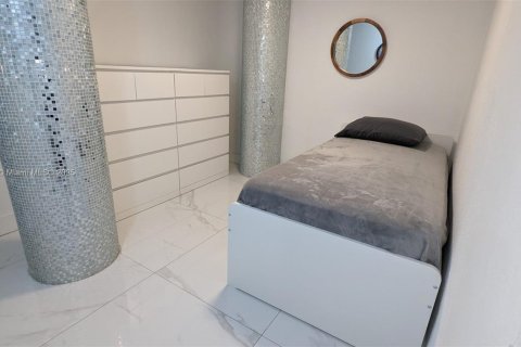 Condominio en alquiler en Hollywood, Florida, 2 dormitorios, 73.67 m2 № 1950990 - foto 5