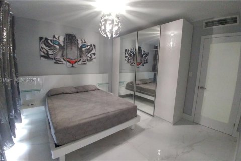 Condominio en alquiler en Hollywood, Florida, 2 dormitorios, 73.67 m2 № 1950990 - foto 4