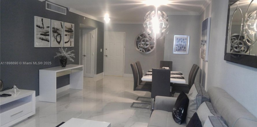 Condominio en Hollywood, Florida, 2 dormitorios № 1950990