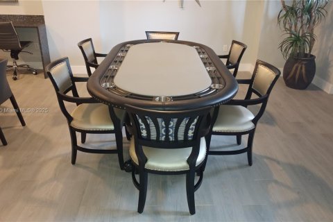 Condominio en alquiler en Hollywood, Florida, 2 dormitorios, 73.67 m2 № 1950990 - foto 12
