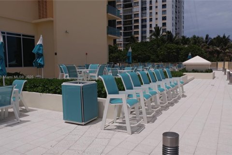 Condominio en alquiler en Hollywood, Florida, 2 dormitorios, 73.67 m2 № 1950990 - foto 22