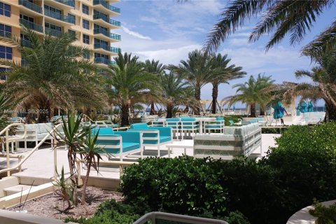 Condominio en alquiler en Hollywood, Florida, 2 dormitorios, 73.67 m2 № 1950990 - foto 25