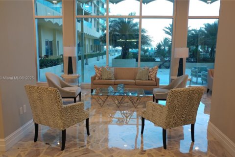 Condominio en alquiler en Hollywood, Florida, 2 dormitorios, 73.67 m2 № 1950990 - foto 26