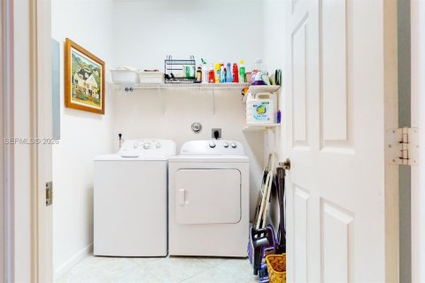 Снять в аренду таунхаус в Стьюарт, Флорида 3 спальни, 132.66м2, № 2003994 - фото 24