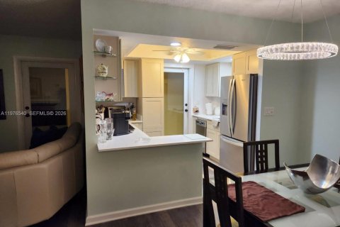 Condo à Davie, Floride, 2 chambres  № 2040504