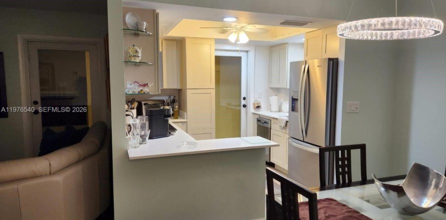 Condominio en Davie, Florida, 2 dormitorios  № 2040504