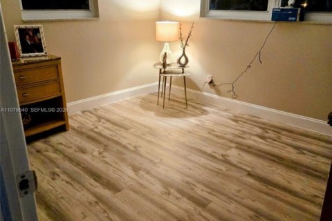 Condominio en venta en Davie, Florida, 2 dormitorios, 72.65 m2 № 2040504 - foto 12