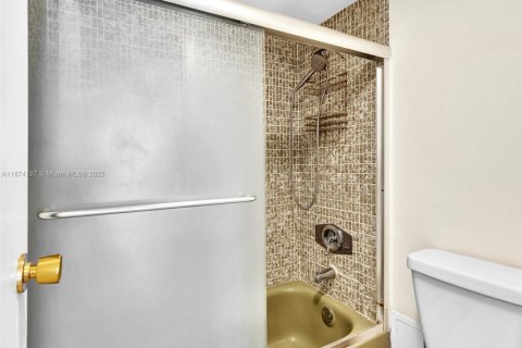 Купить кондоминиум в Авентура, Флорида 2 спальни, 100.61м2, № 1921470 - фото 22