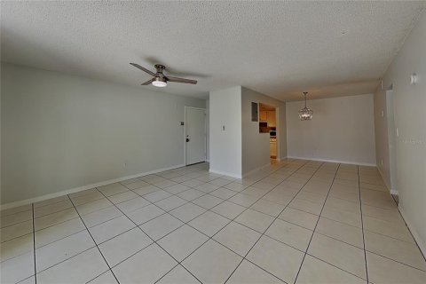 Appartement à louer à Altamonte Springs, Floride: 2 chambres, 98.94 m2 № 2395639 - photo 3