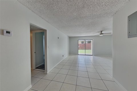 Appartement à louer à Altamonte Springs, Floride: 2 chambres, 98.94 m2 № 2395639 - photo 9