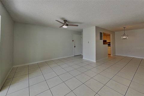 Appartement à louer à Altamonte Springs, Floride: 2 chambres, 98.94 m2 № 2395639 - photo 4