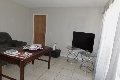 Propiedad comercial en venta en Bronson, Florida, 4 dormitorios, 145.67 m2 № 1736625 - foto 8