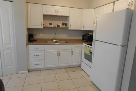 Propiedad comercial en venta en Bronson, Florida, 4 dormitorios, 145.67 m2 № 1736625 - foto 12