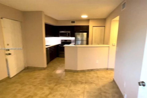 Condominio en venta en Hollywood, Florida, 2 dormitorios, 69.58 m2 № 1972983 - foto 11