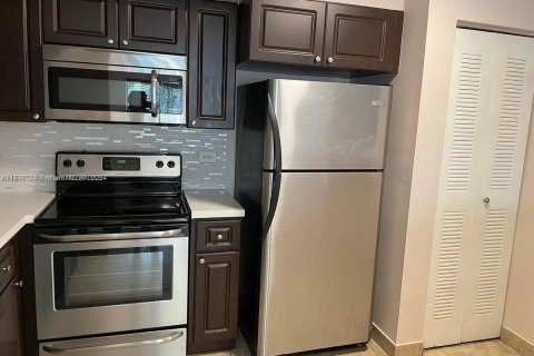 Condominio en venta en Hollywood, Florida, 2 dormitorios, 69.58 m2 № 1972983 - foto 8