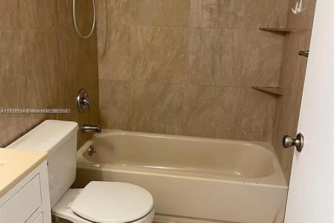 Condominio en venta en Hollywood, Florida, 2 dormitorios, 69.58 m2 № 1972983 - foto 19