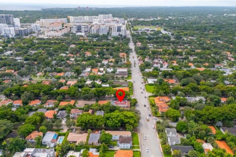 Commercial property in Coral Gables, Florida № 2079414 - photo 16