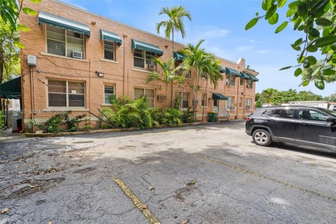 Commercial property in Coral Gables, Florida № 2079414 - photo 21