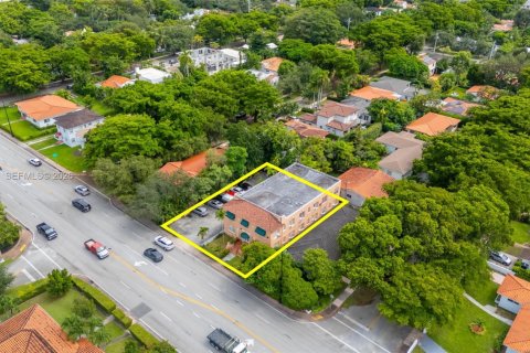 Commercial property in Coral Gables, Florida № 2079414 - photo 9