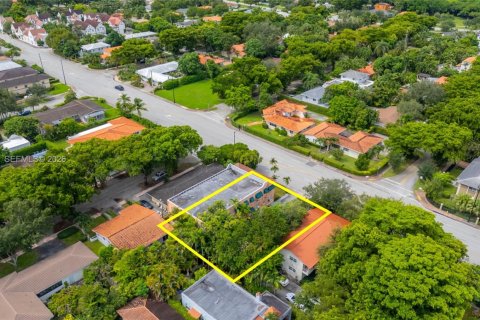 Commercial property in Coral Gables, Florida № 2079414 - photo 12