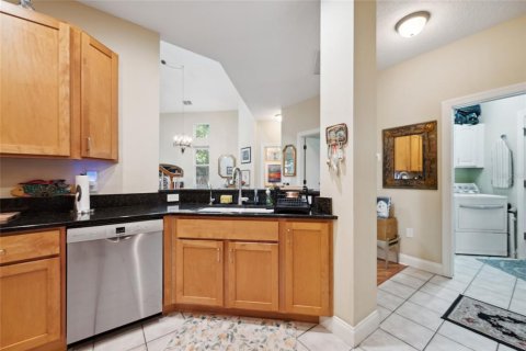 Touwnhouse à vendre à New Port Richey, Floride: 3 chambres, 191.94 m2 № 2396967 - photo 16