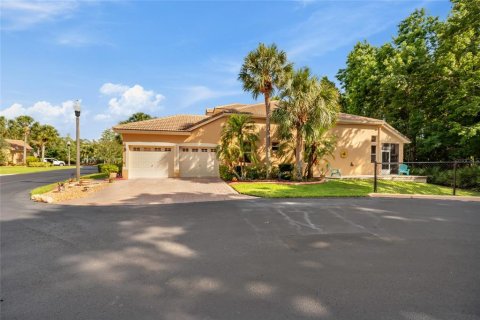 Touwnhouse à vendre à New Port Richey, Floride: 3 chambres, 191.94 m2 № 2396967 - photo 4