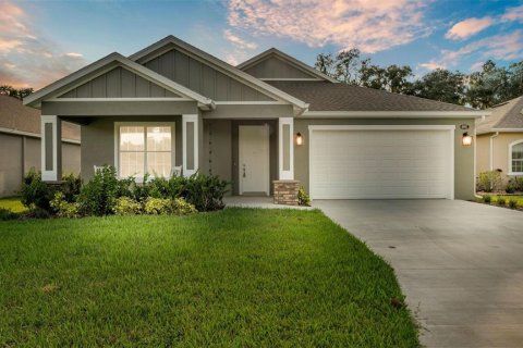 House in Mulberry, Florida 3 bedrooms, 221.01 sq.m. № 1909321 - photo 1