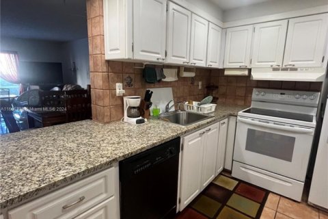 Condominio en venta en Miami, Florida, 2 dormitorios, 89.19 m2 № 1992317 - foto 2